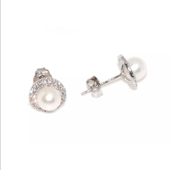ONELEFT⭐️.50Ct Freshwater Pearl Halo 14K Gold Stud - Picture 3 of 3